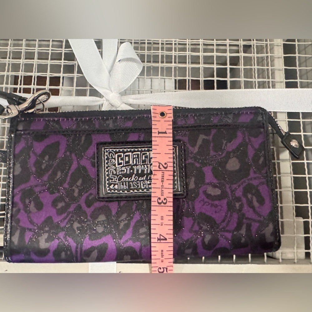 Coach Wrislet - Picture 8 of 8